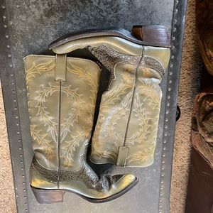 Vintage 1970’s Handmade Cowboy Boots in Olive Green Size 9
